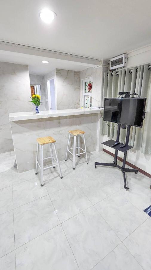 Apartment A4 Dindaeng Bangkok Exterior photo